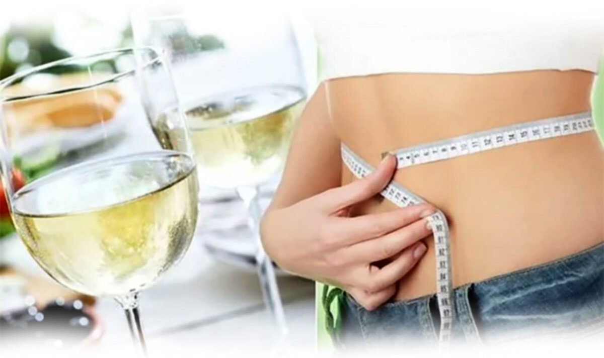 Белое вино диета. Алкоголь и похудение. Вино и похудание. Вино для похудения. Похудение и вода женщина.