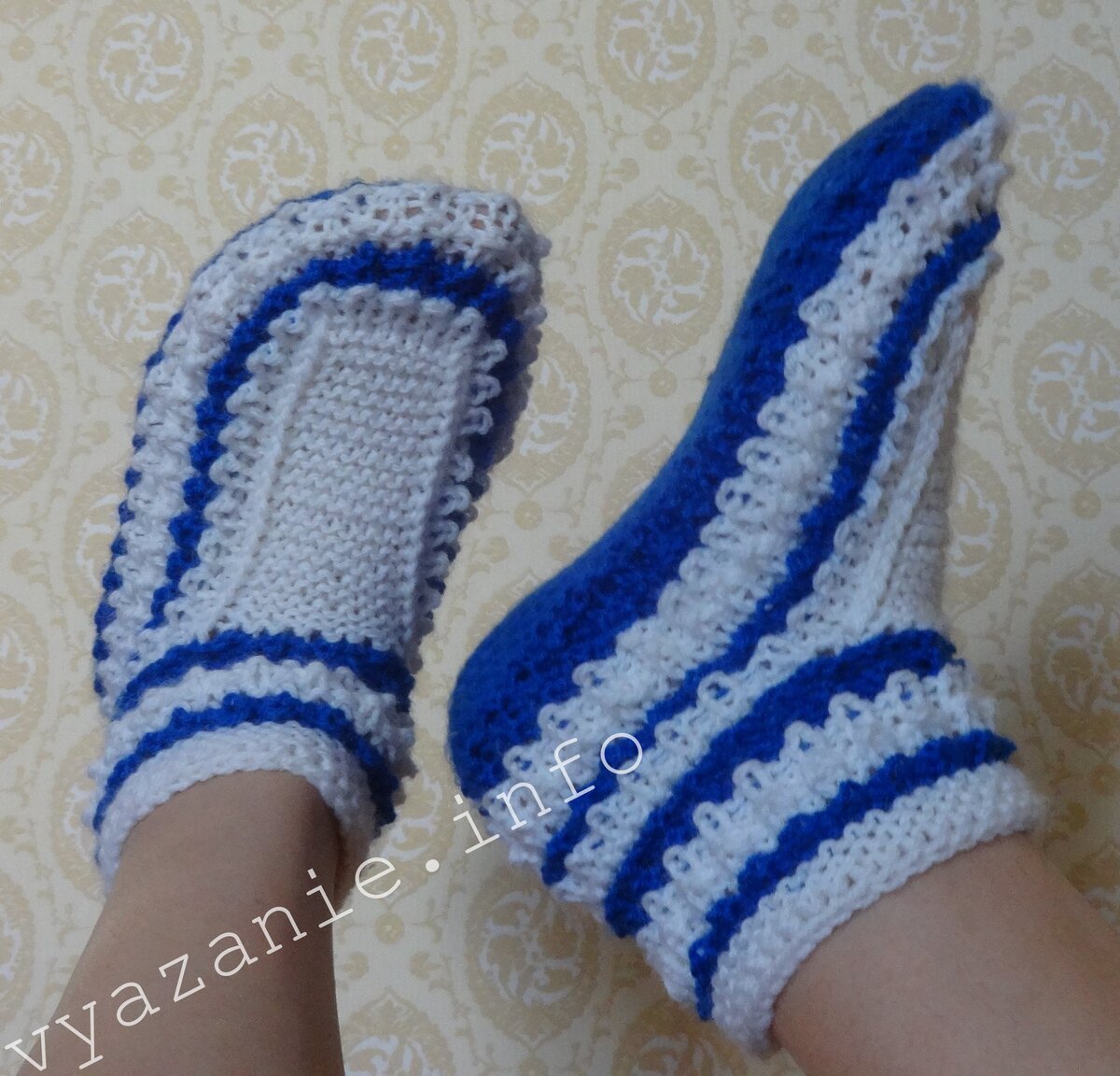 Носки с узором "золотые рыбки".