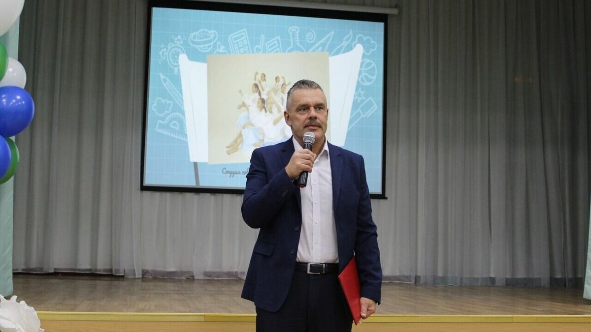     Владимир Любарский напомнил в соцсетях о том, как важно проявлять чуткость и внимание к детям в подростковом возрасте.