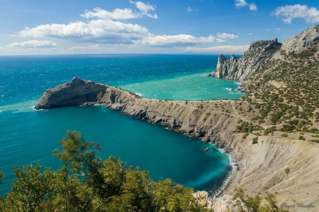 Где красиво в крыму. Лагуна мыс Фиолент. Голубая бухта новый свет. Голубая бухта Крым новый свет. Пляж голубая Лагуна Крым.