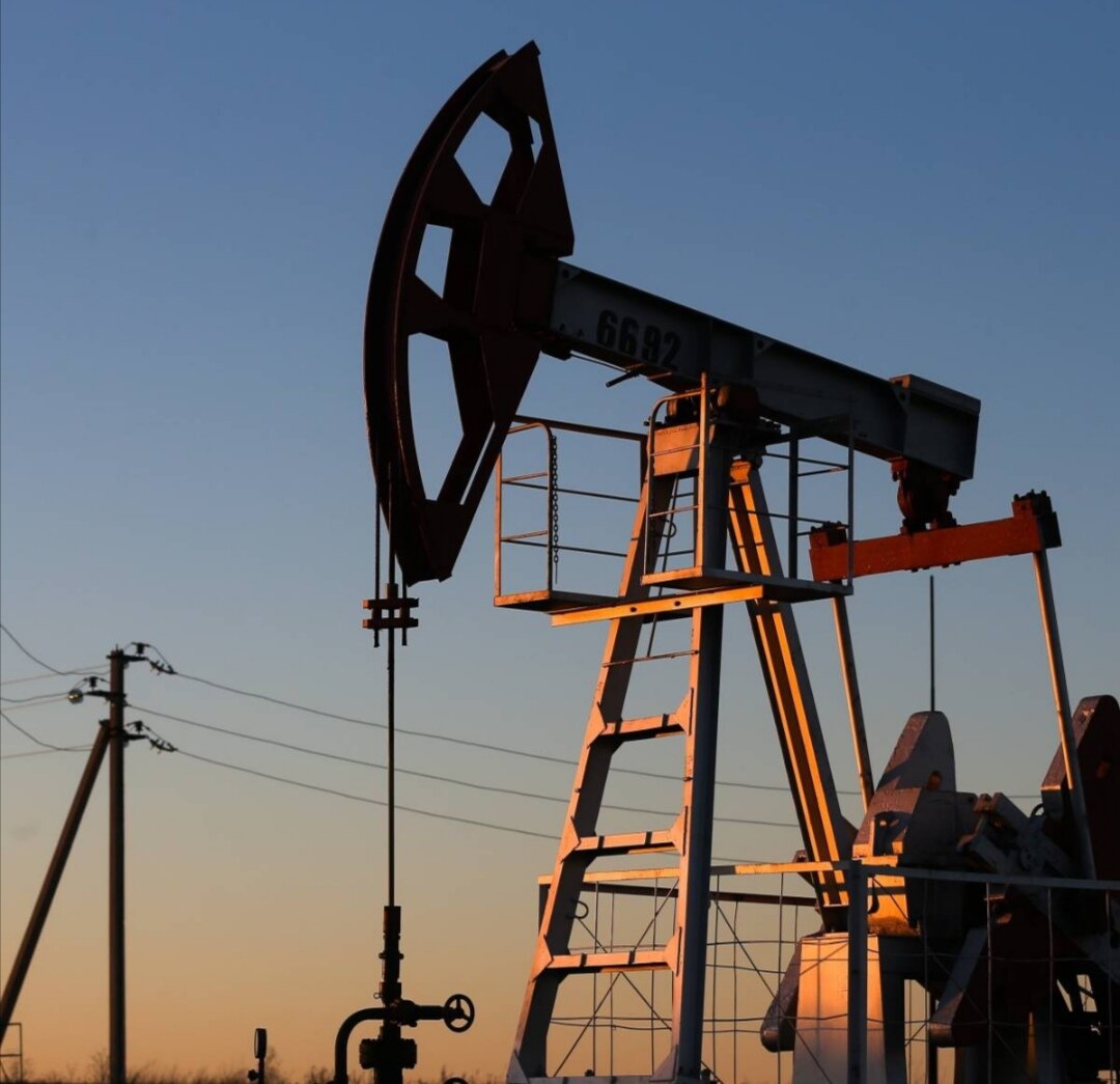 Добыча нефти. Разведка нефти. Добыча нефти во франции. Разведка нефти. Лукойл разведка и добыча.