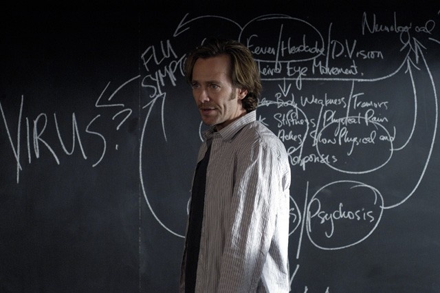 Кадр из сериала "РеГенезис"