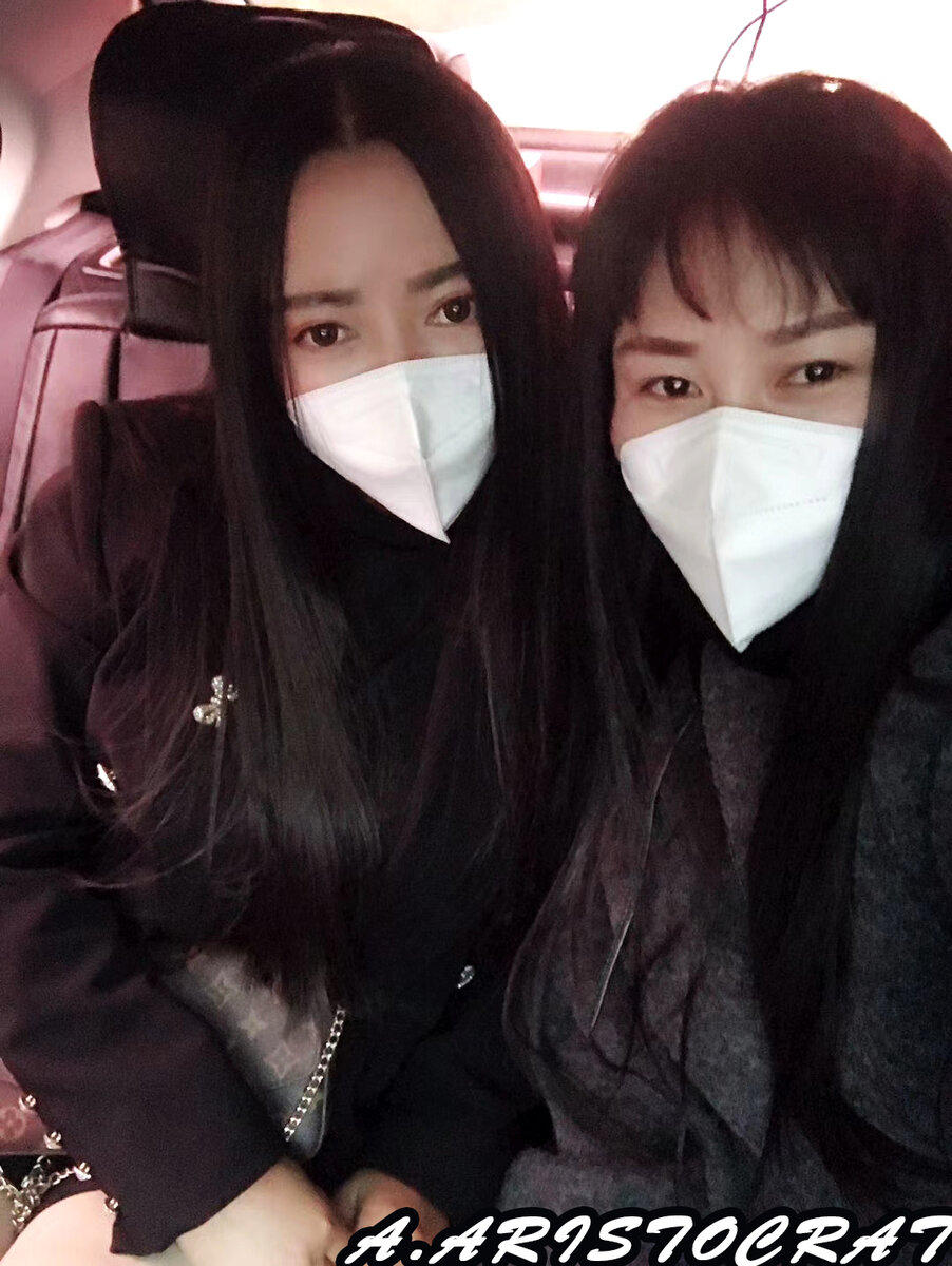 Китаянки в маске