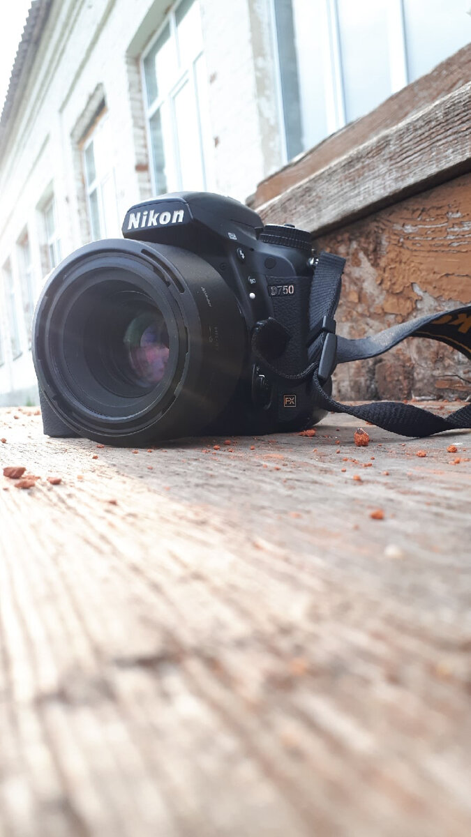 NIKON D750
