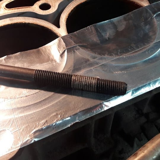 Сорвана резьба блока