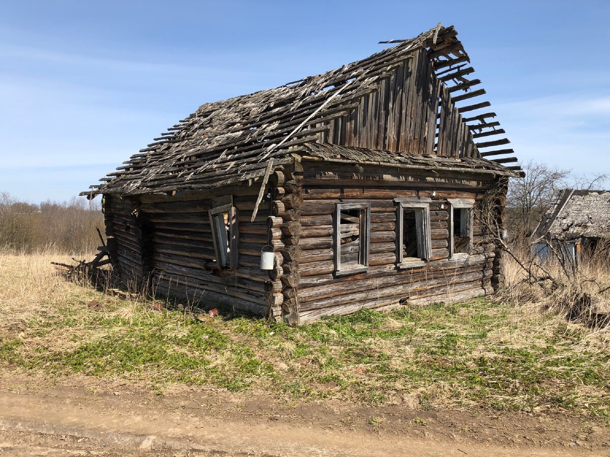 Заброшенная деревня в лесу