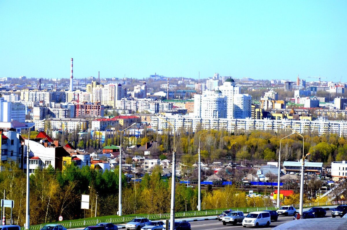 Вид на город со смотровой площадки у памятника князю Владимиру 