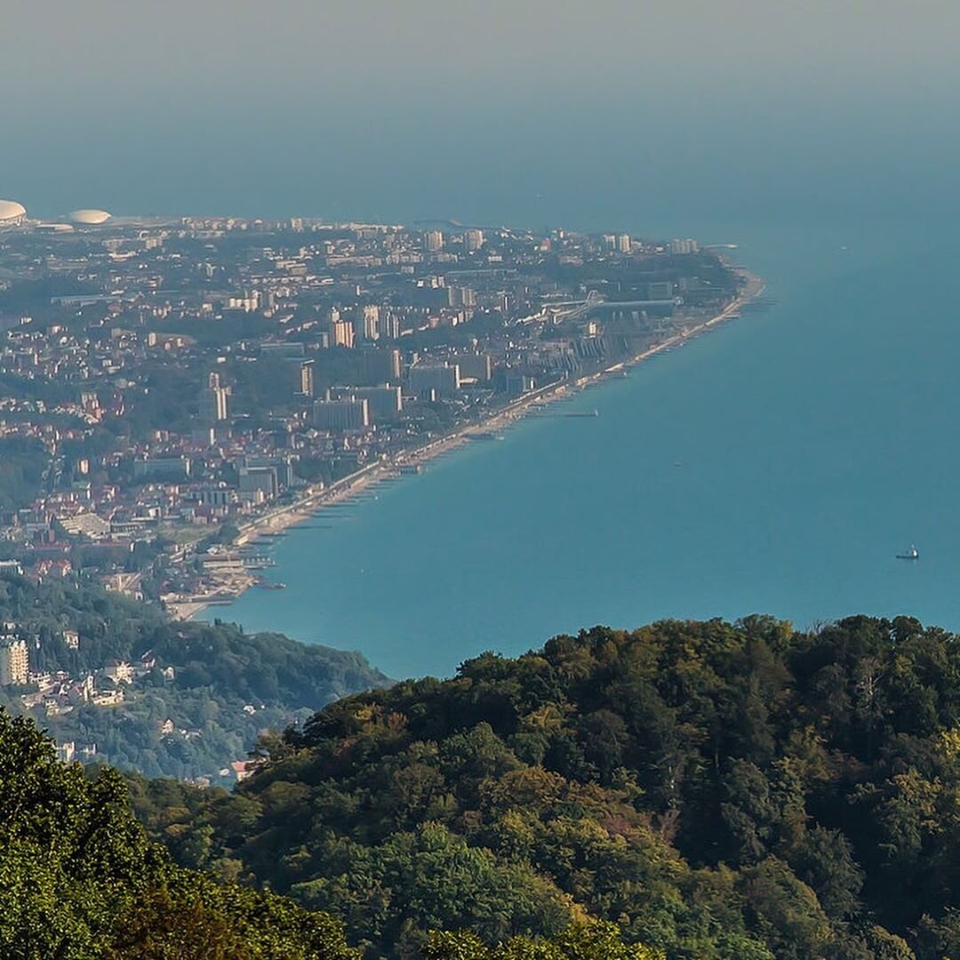                                     вид на Адлер с горы Ахун(картинка из интернета)