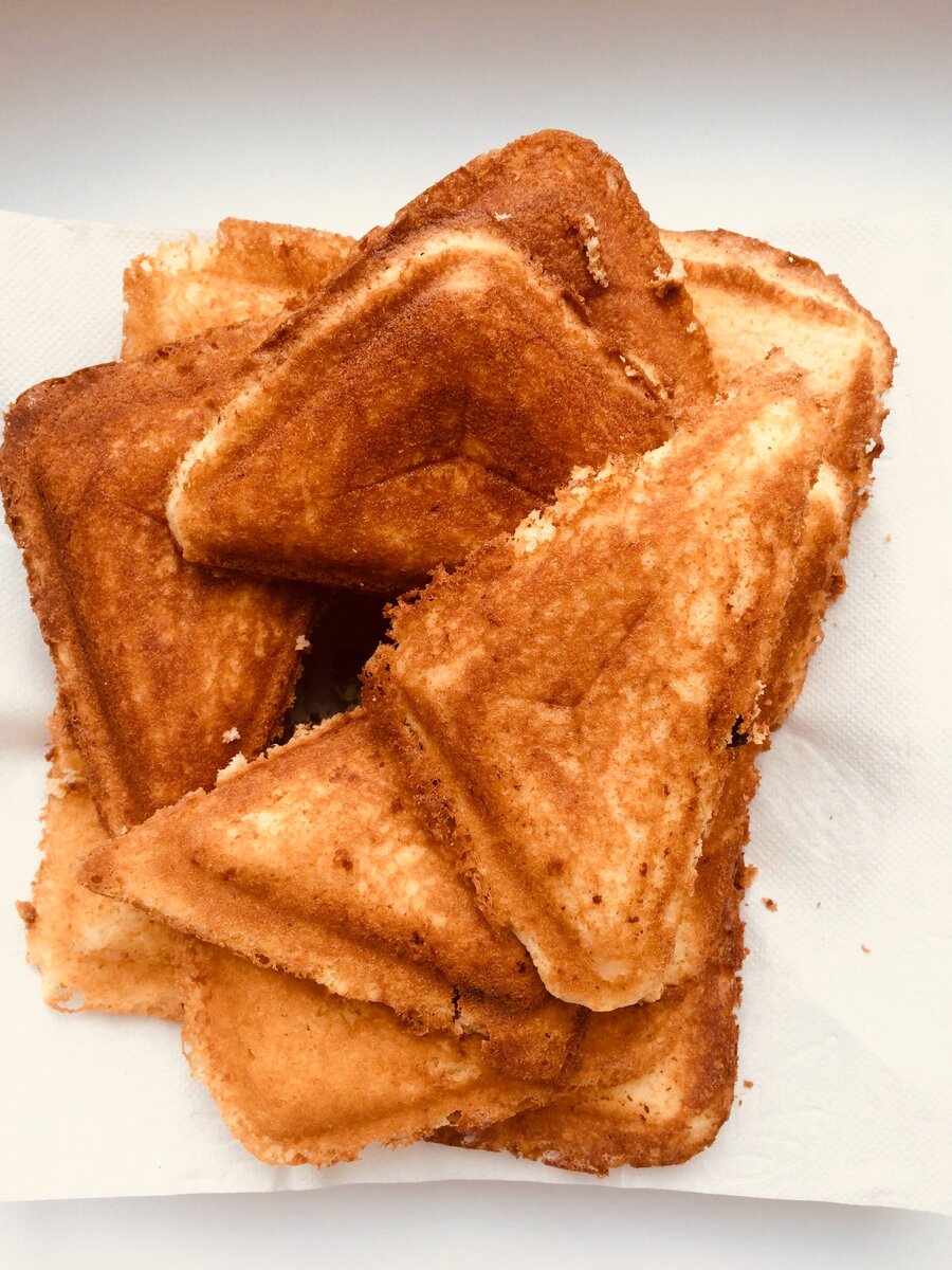 Получается внушительная горка полезных печений, которыми можно смело угощаться всем без вреда для фигуры