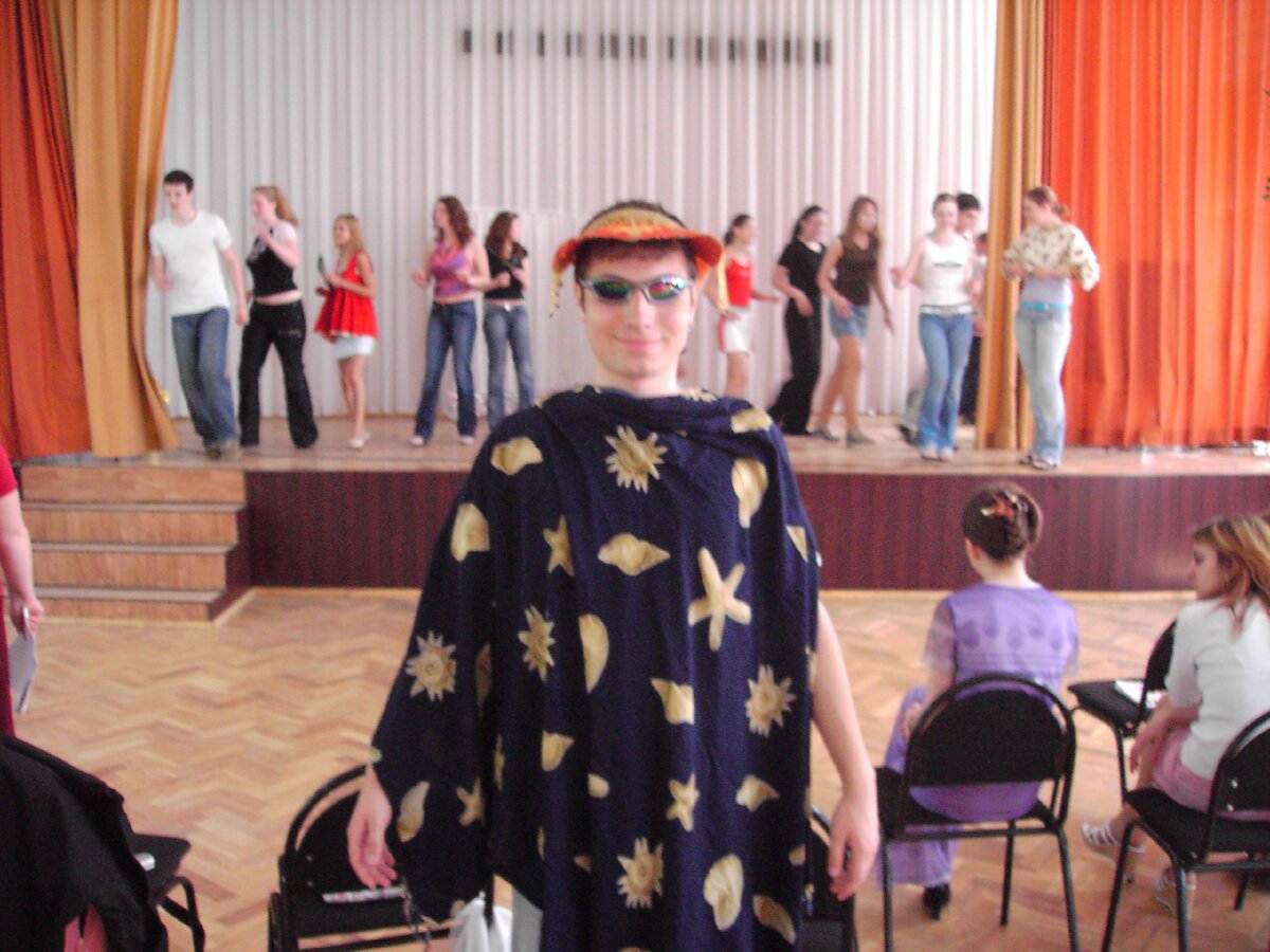 Это я  в 11 классе мне тут наверно 17 )))