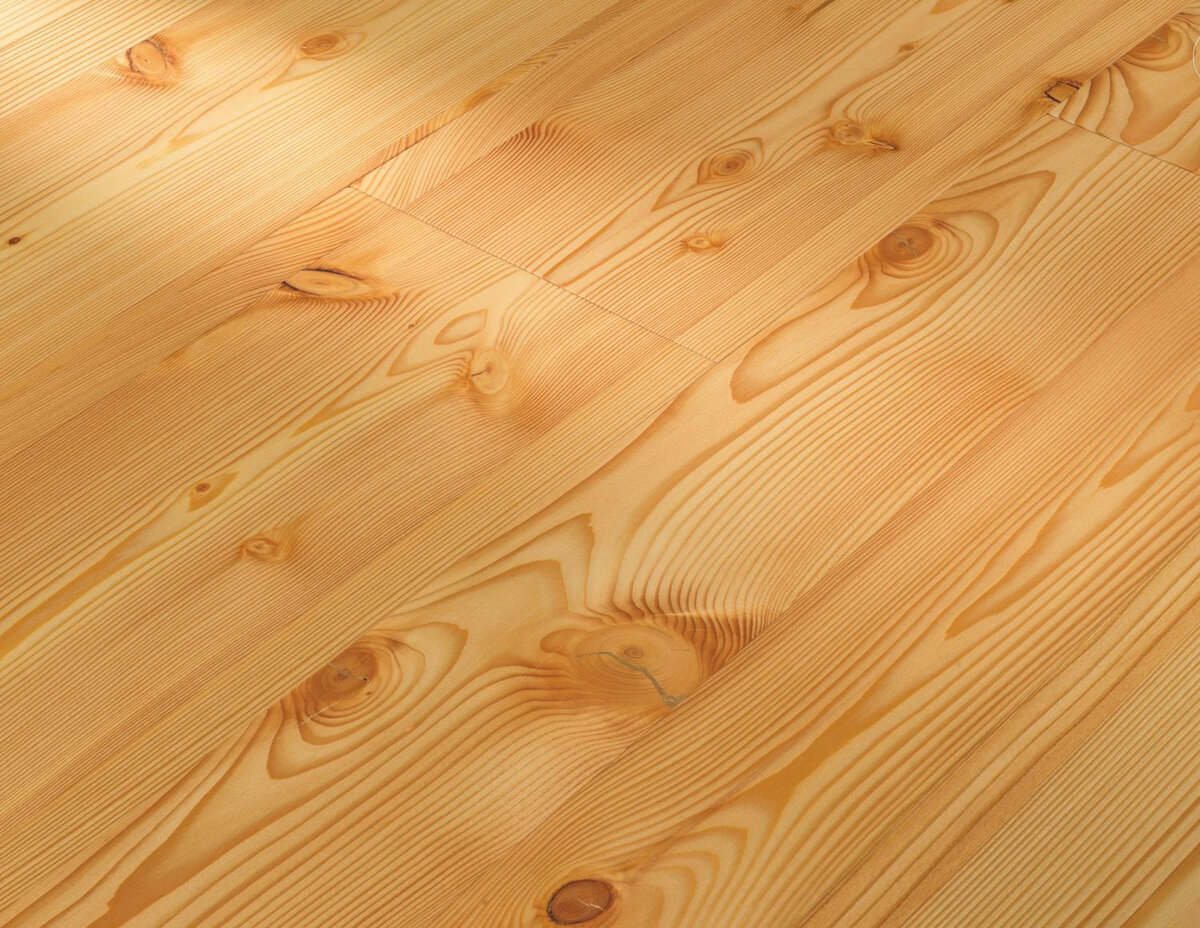 пол из лиственницы.