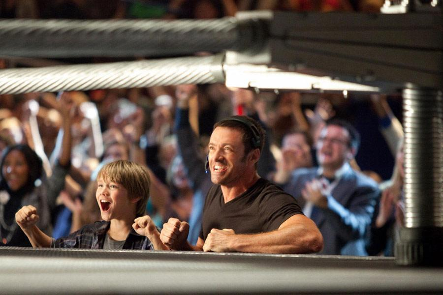 кадр из фильма "Живая сталь" 2011