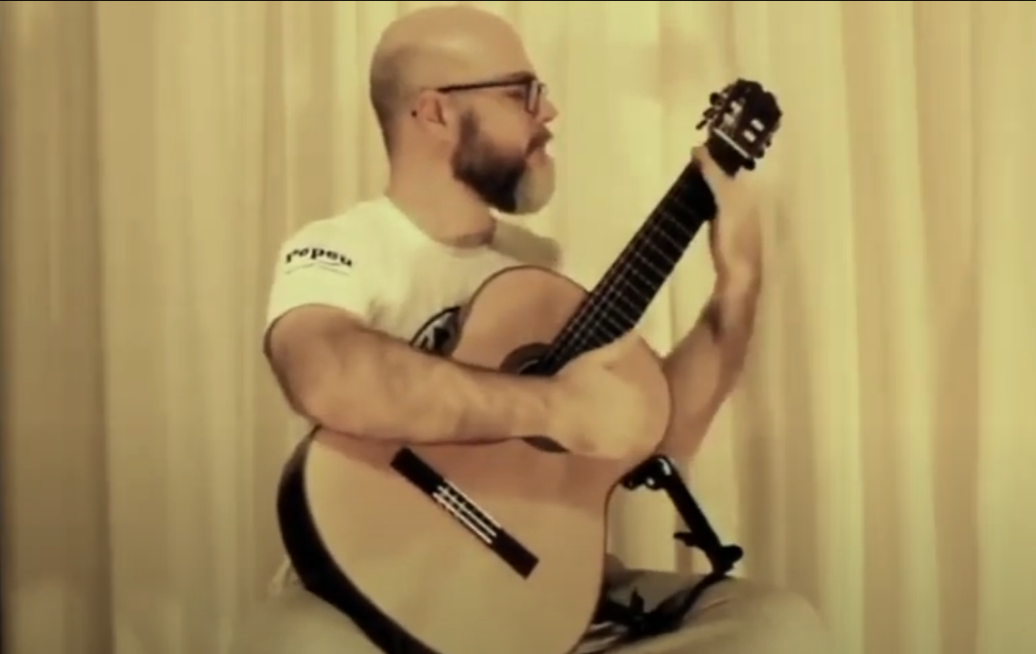 Thiago Colombo, скрин YouTube.