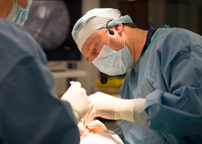 Артур Владимирович за работой 