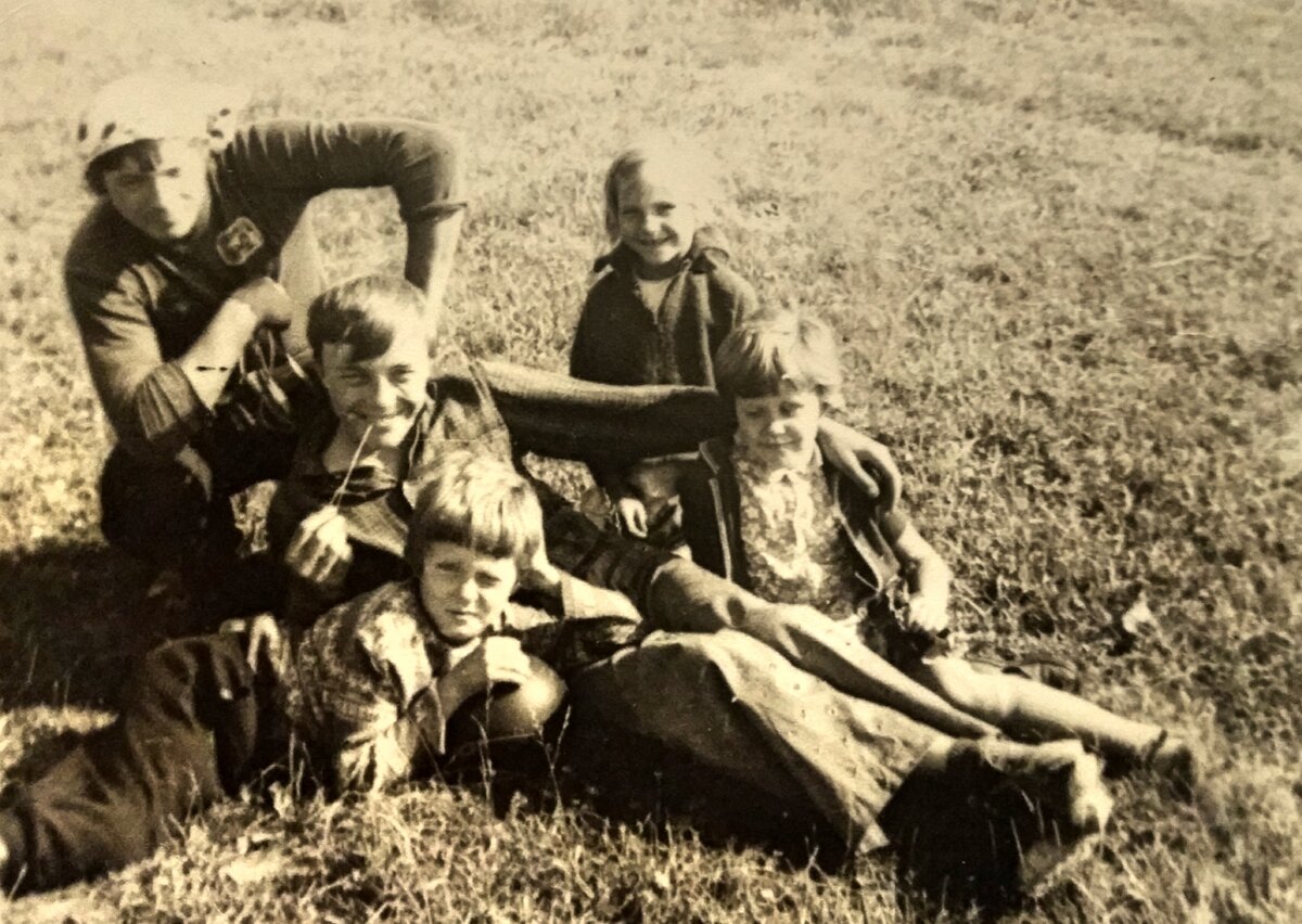 1974 год. Ощутите возрастную разницу у участников команды... Фото из личного архива автора