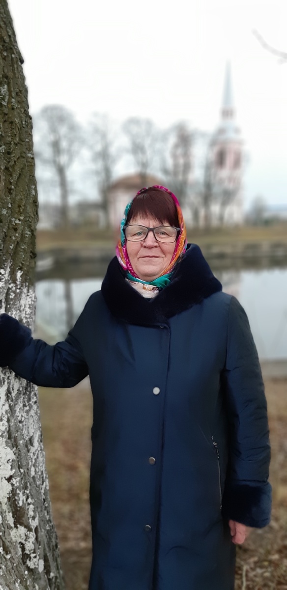 Моя мама Любовь Михайловна. Переехала с Мурманской области в Шлиссельбург. Очень скучает по родным и друзьям