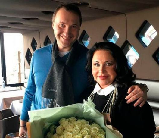 На фото Надежда Бабкина и её сын Данила Бабкин. Источник фото: Яндекс.Картинки