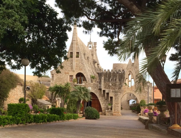 Фотография взята из источника barcelona-transfer.com