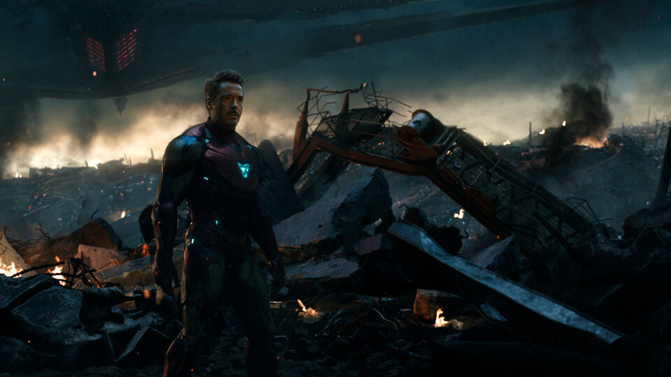 Киновселенная Marvel строится по сериальному типу: 23 фильма, постоянные персонажи, арки, растянутые на несколько лет. Так почему бы и не пересмотреть всю эту махину, как сериал, запойно. Если нет сил на все, пересматриваем как минимум «Финал» — самый длинный фильм франшизы.