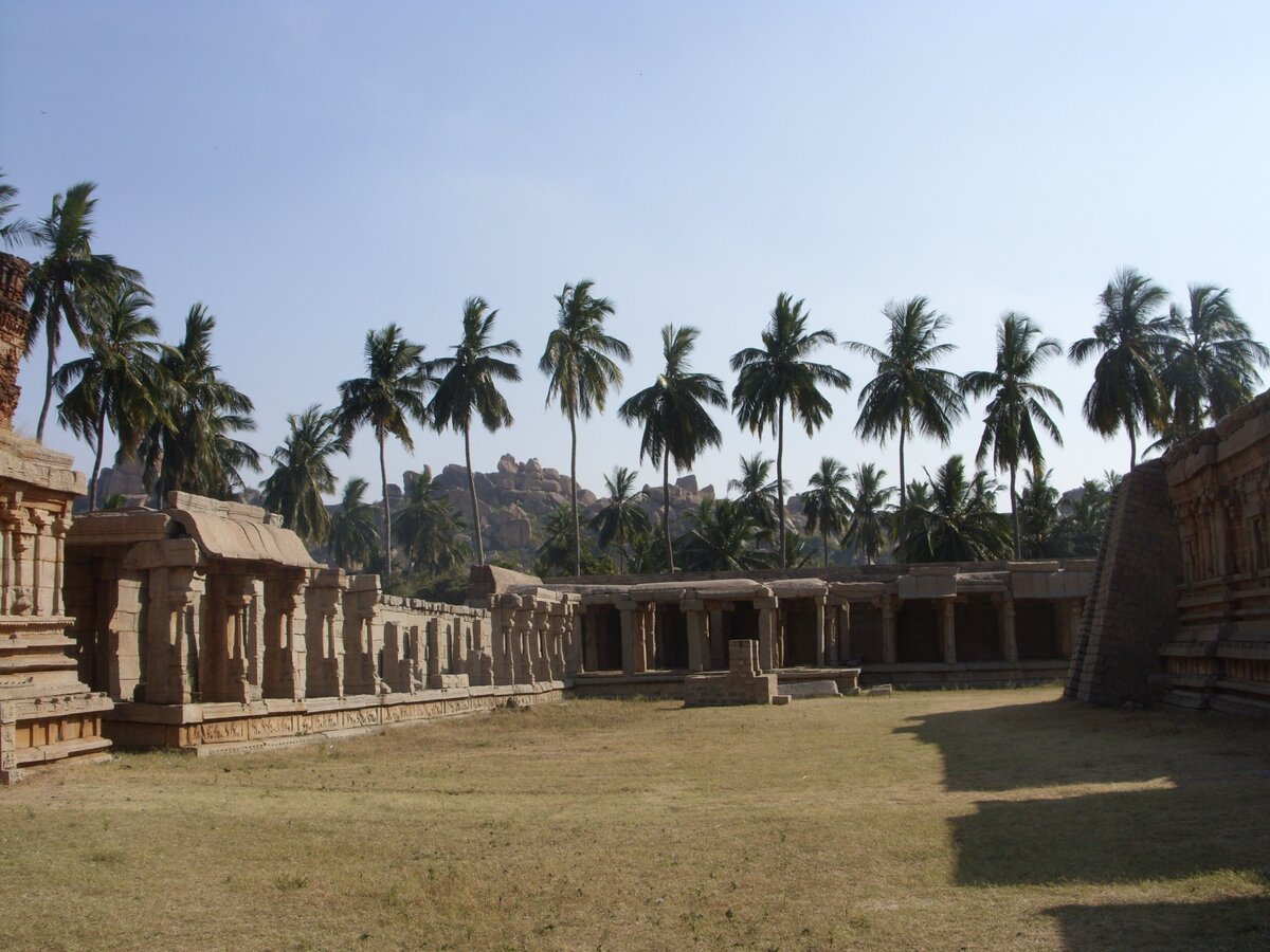 Хампи. Развалины древнего Виджаянагара, в котором жил когда-то Афанасий Никитин.
