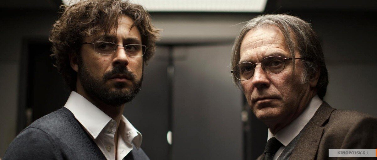 Кадр из фильма "Тело". Хосе Коронадо в роли Jaime Peñ и Уго Сильва в роли Álex Ulloa