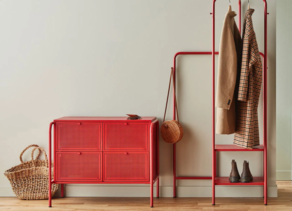 При желании ящики можно вынуть, тоже интересный способ хранения выходит (2 фото), листайте, там еще фото