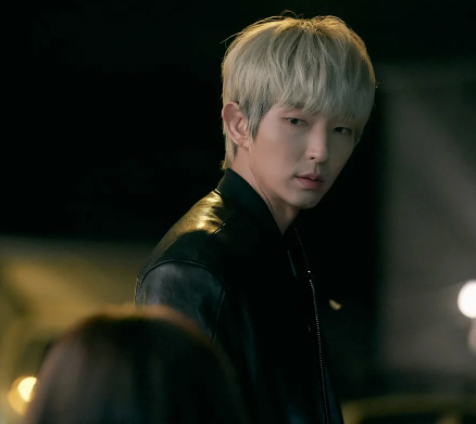 Кадр из дорамы "Цветок Зла "