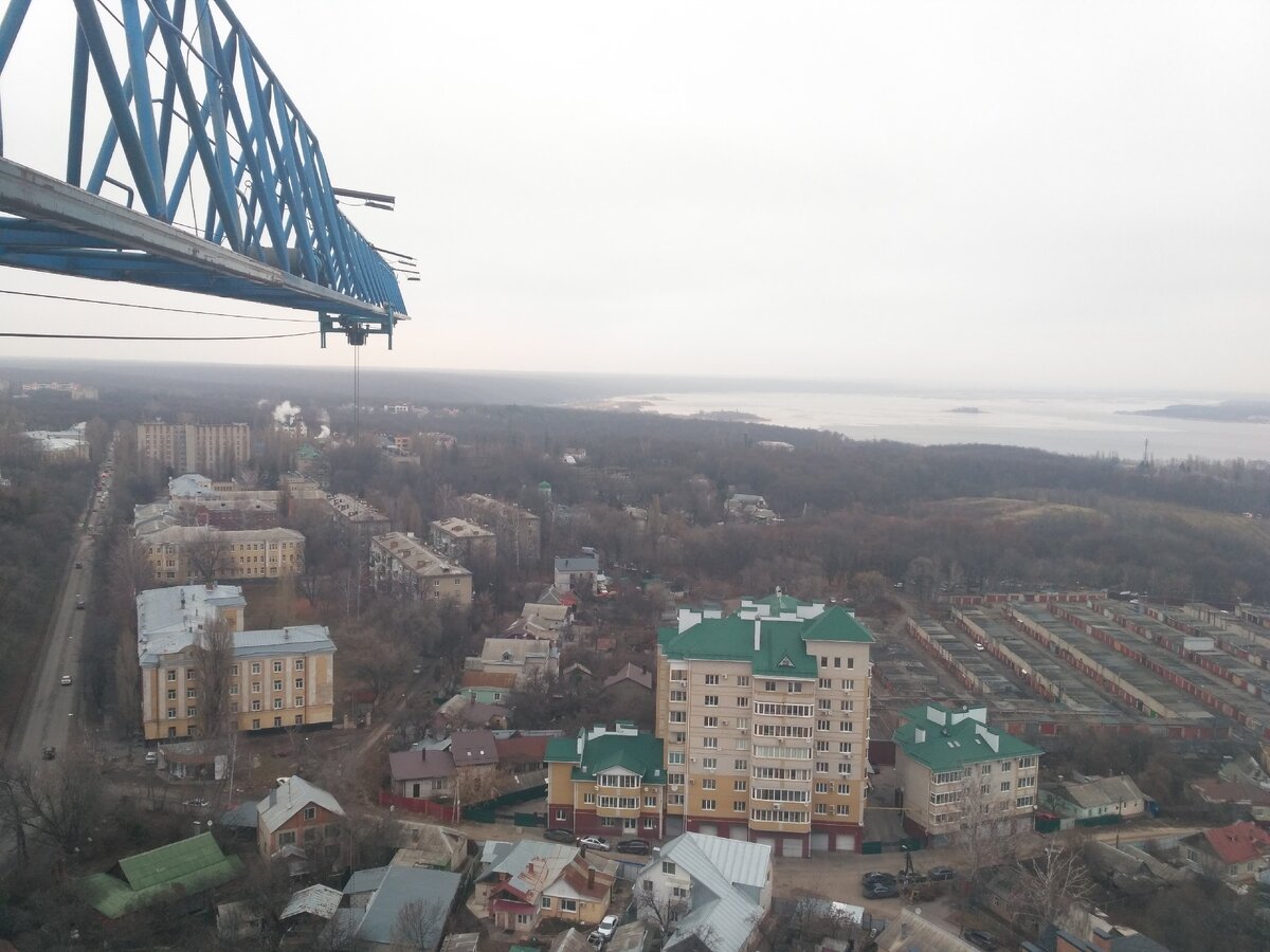 А начиналось все чуточку веселее 
