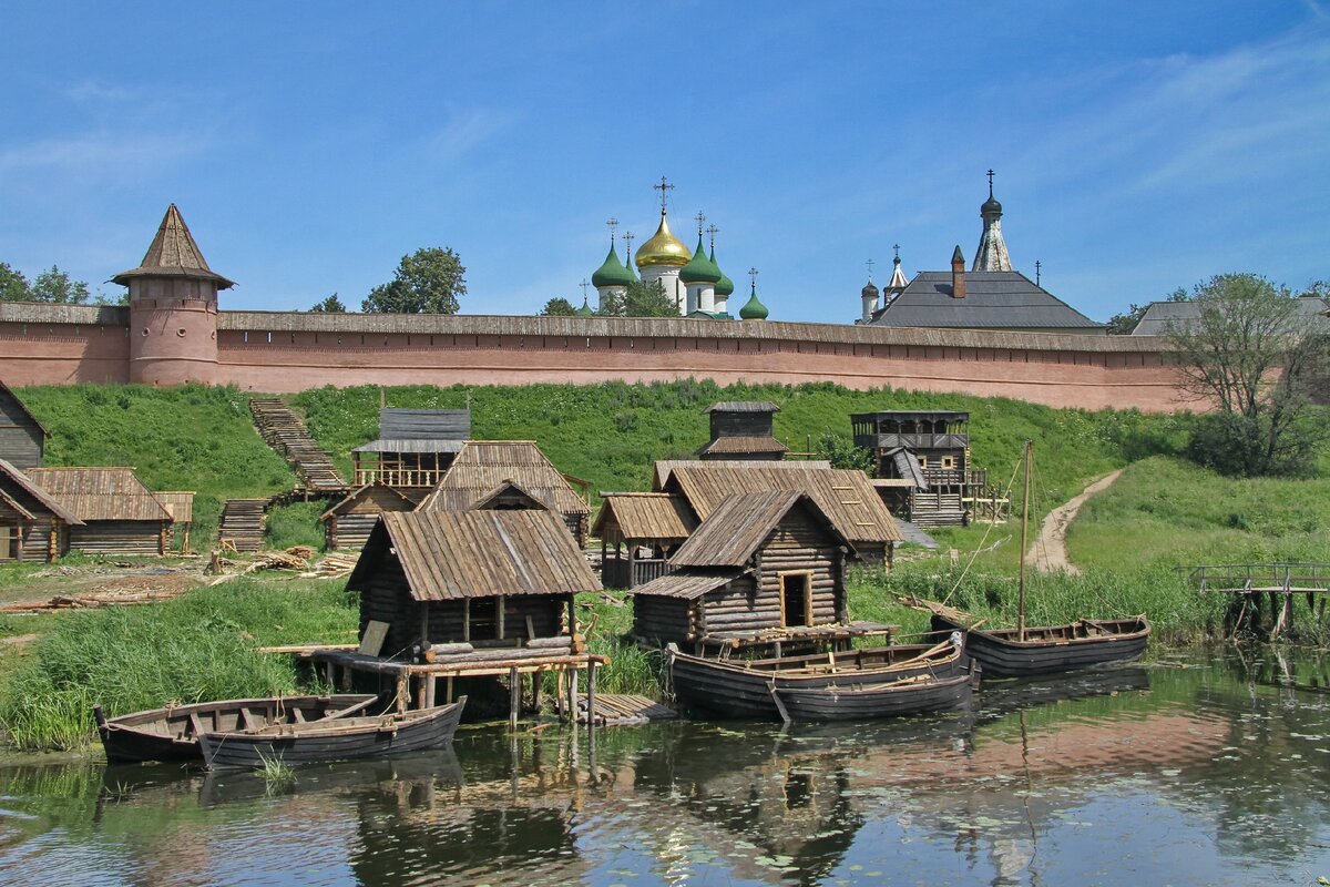 Древний городской ключ