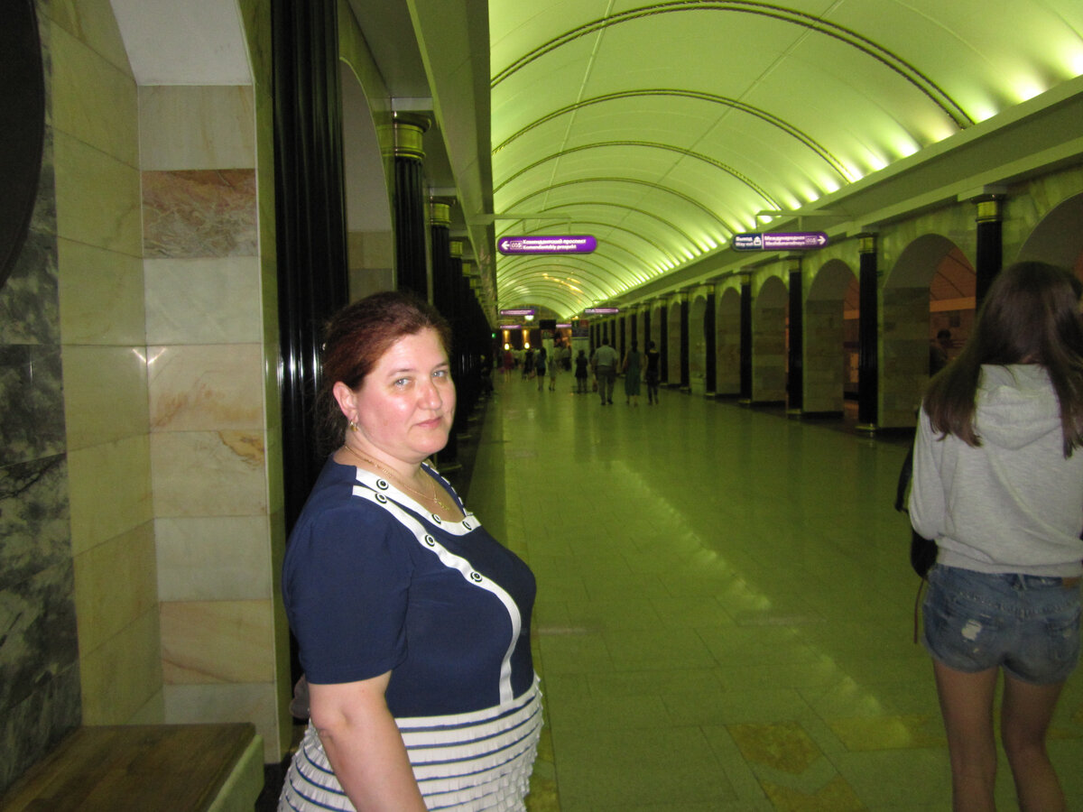 на станции метро