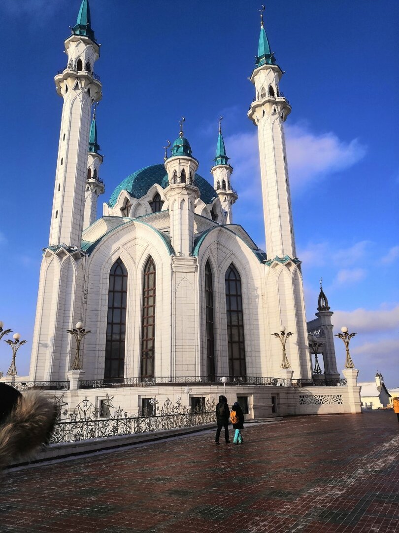 Кул-Шариф,думаю,почти все приезжающие в Казань туристы.в первую очередь идут сюда.