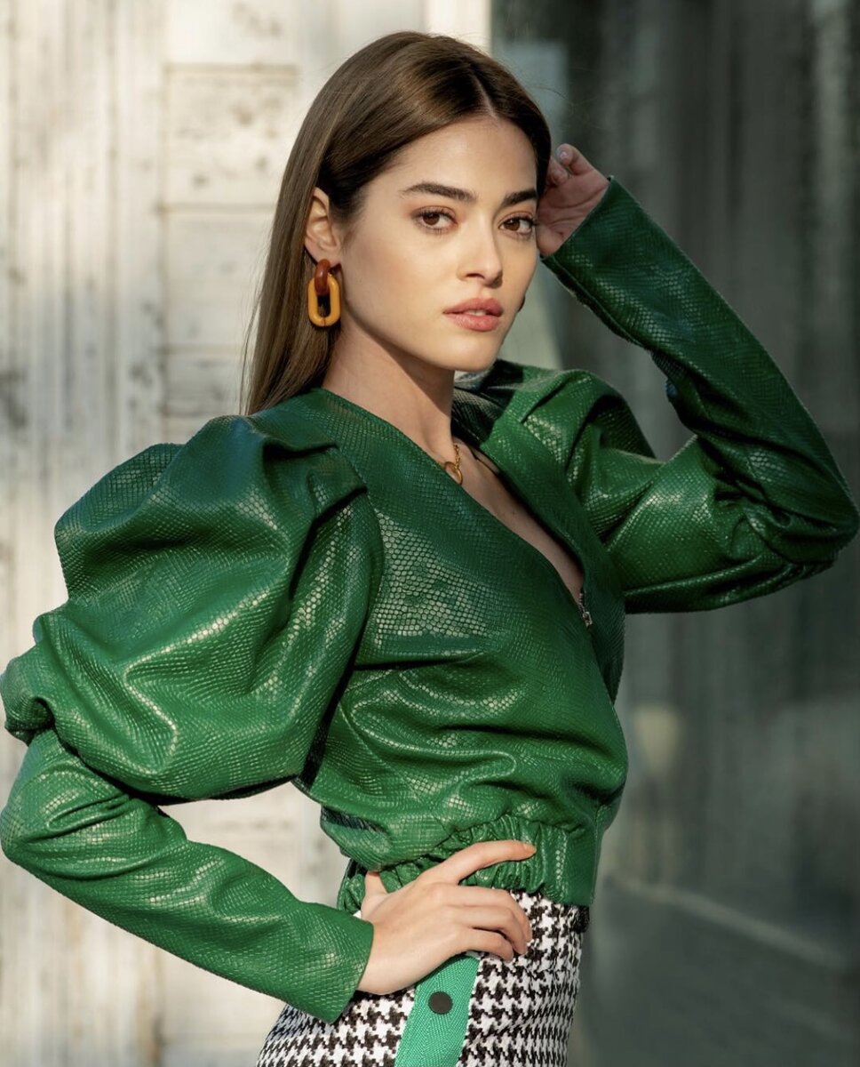 instagram @simaybarlass