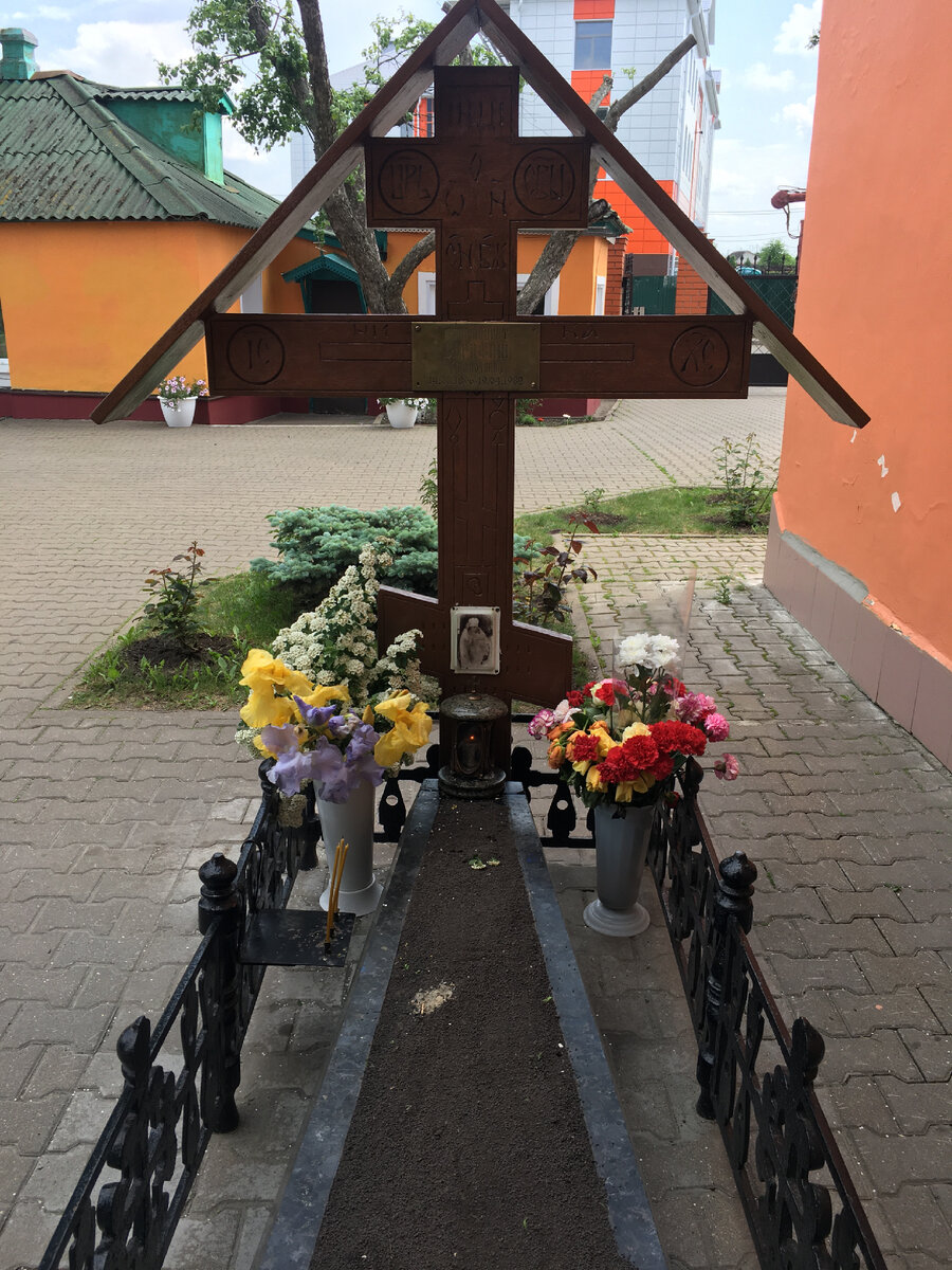 Могилочка батюшки Серафима