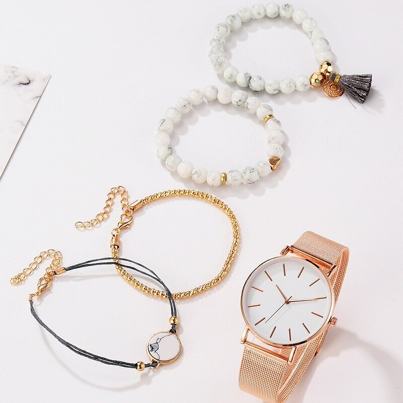 Часы модные