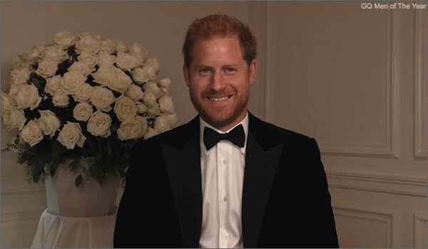 «Гарри читает лекцию о «новостной дезинформации» аудитории GQ, а Пирс Морган сидит в зале». Скриншот кадра из выступления герцога Сассекского в твиттереDaily Mail (https://twitter.com/DailyMailUK)
