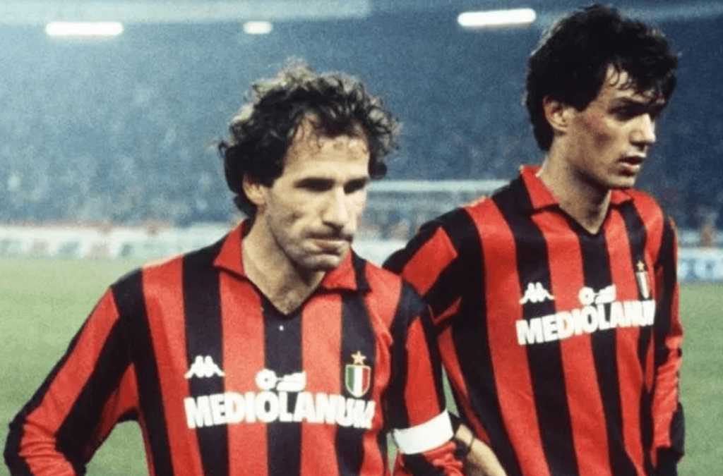 Начало 90-х. Барези и Мальдини в составе "Милана" - два игрока, никогда не покидавшие этот клуб