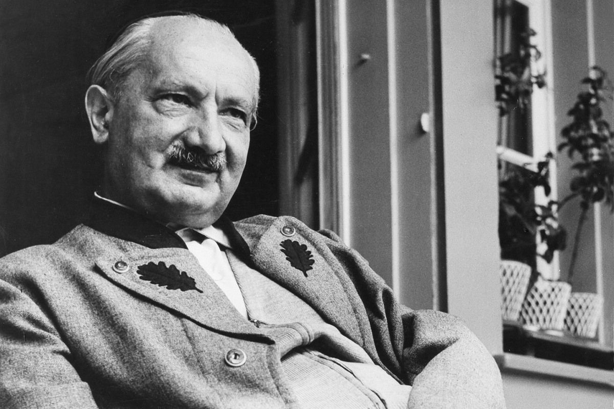 Хайдеггер портрет. Эльфрида хайдеггер. Heidegger hell. Einsiedler пивоварня. Хайдеггер философ.