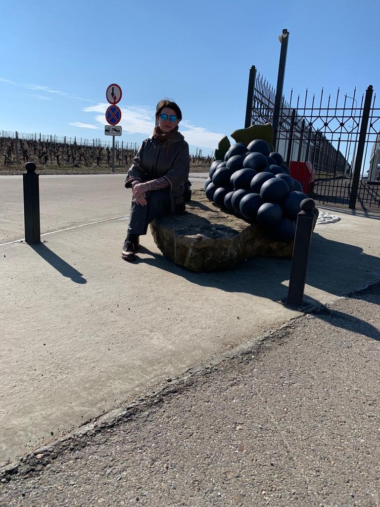 Между двух КПП. Исталляция "Гроздь" (Это я ее так назвала, как назвал автор-не знаю)