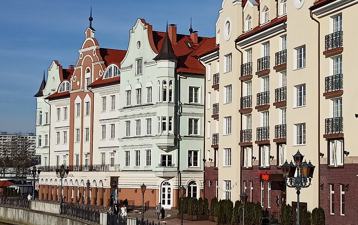 Дома на набережной р.Преголь. Калининград