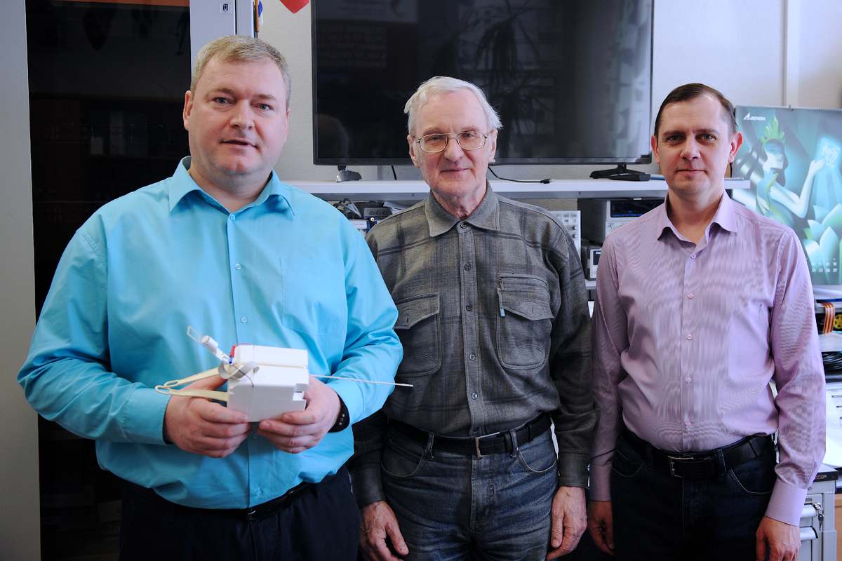 Сотрудники ИРИТ-РтФ УрФУ, разработчики навигационной системы радиозондирования атмосферы. Фото: Владимир Петров.