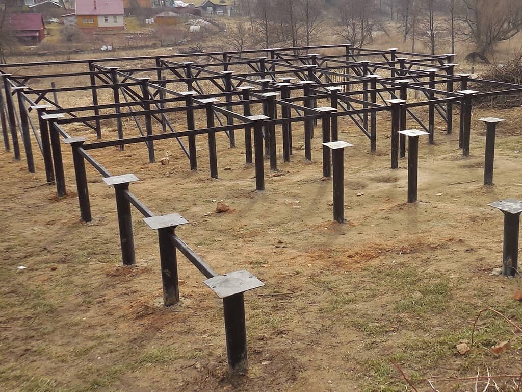 Источник фотографии: https://fundament-spb24.ru/fundament/vintovye-svai