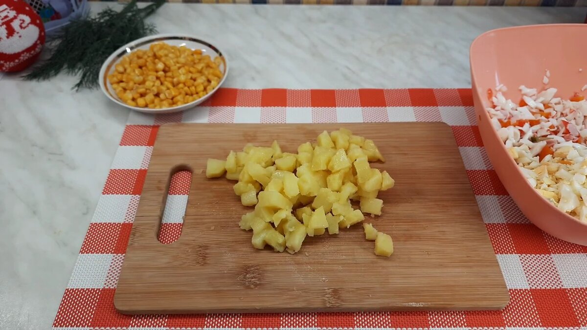 Крабовый салат с маринованными огурчиками, когда захотелось праздника. |  Простое меню | Дзен