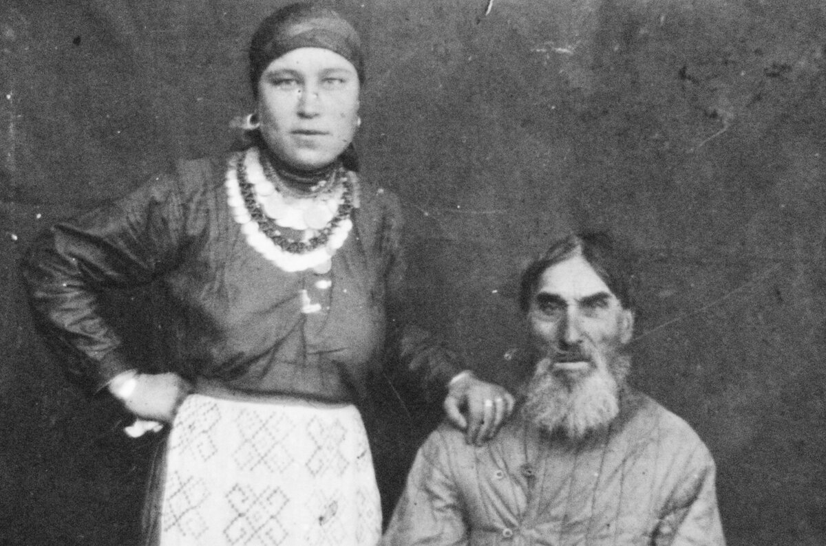 Прапрадед Герасим и его дочь Агафья. Единственное фото, что нам досталось