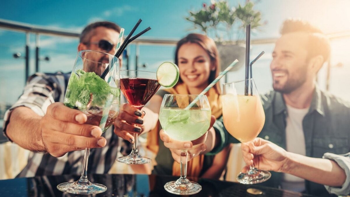 5 легендарных коктейлей из популярных фильмов