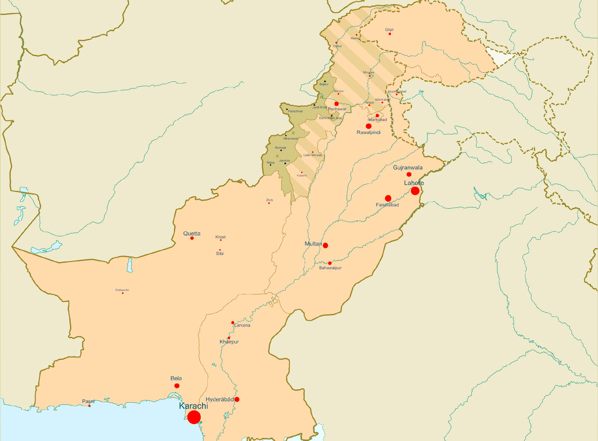Территории северного и южного Вазиристана, и районы, охваченные боевыми действиями в 2004 году. 