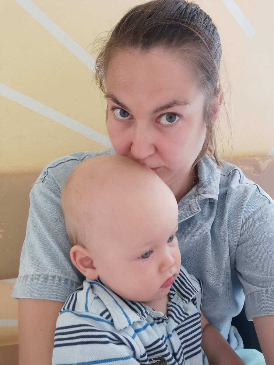 Сидим в очереди