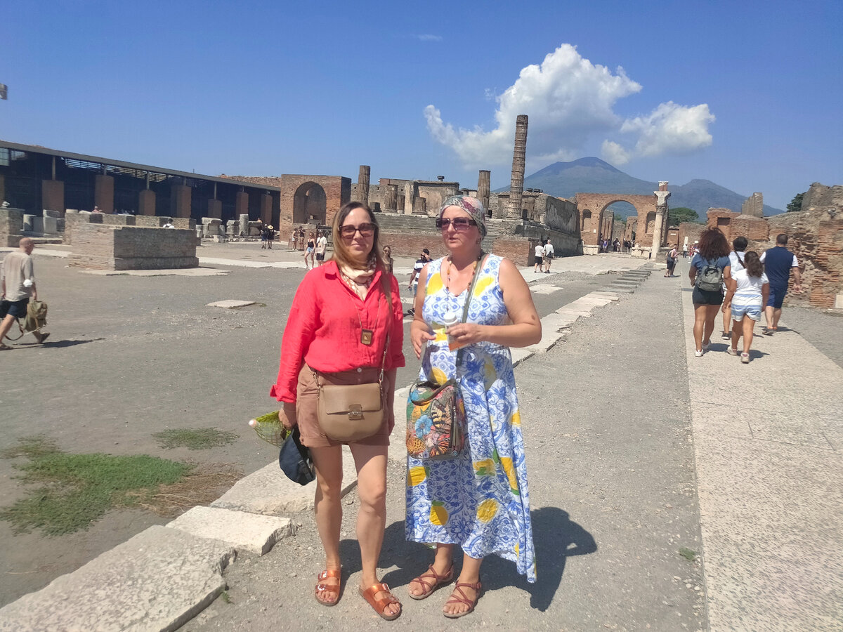 С Помпеями нас познакомила замечательный гид Анастасия 