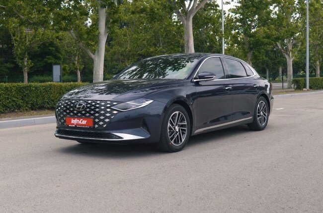 Hyundai Grandeur вид спереди