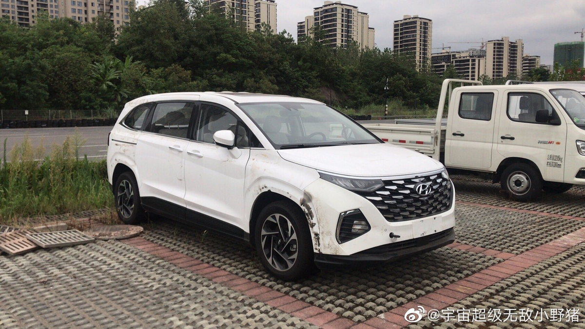 Hyundai Custo