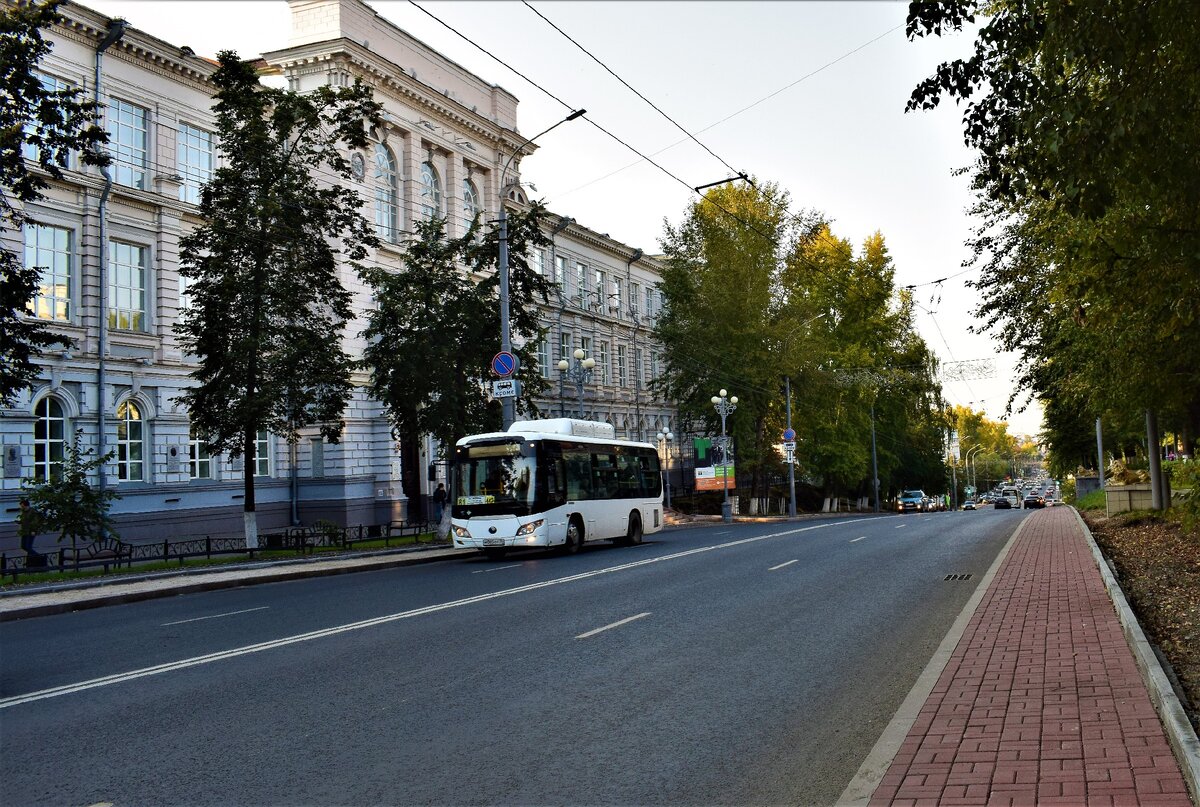 Томск - город красивый, студенческий... главная улица... все фото из моего личного архива